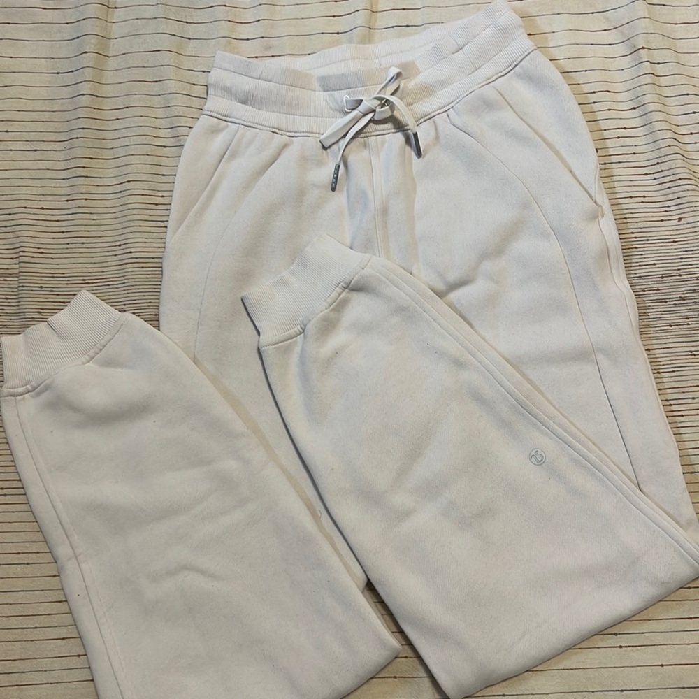 Lululemon Scuba Relaxed High-Rise Jogger